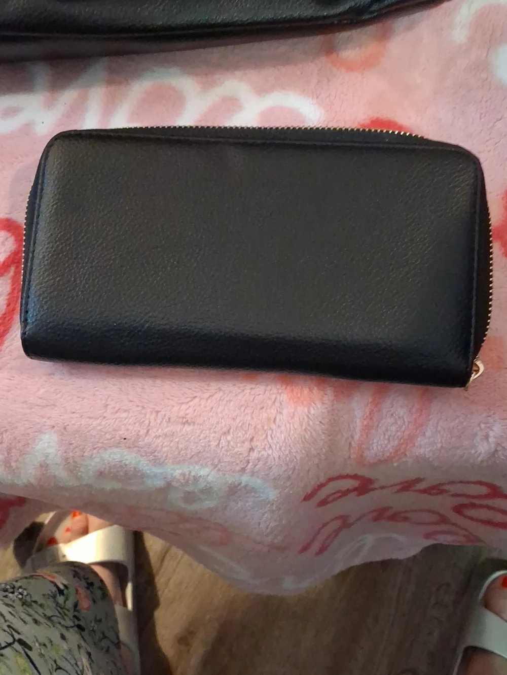 YZAOLL Black Women’s Hand  Bag Set - Classic Black.